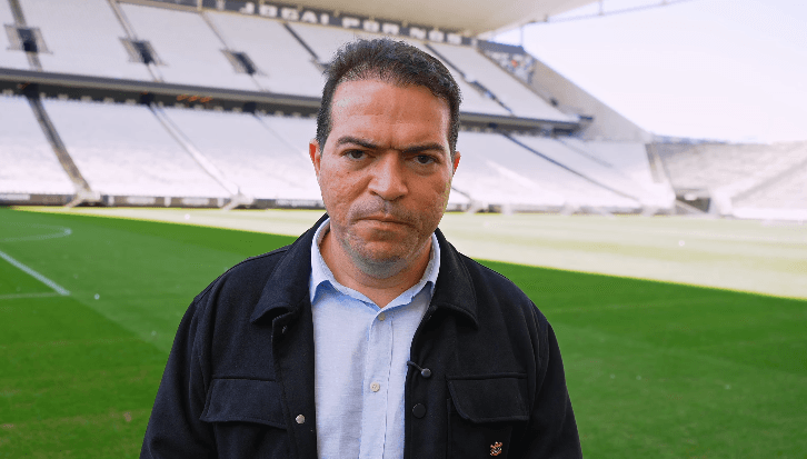 Marcelo Paz explica troca de gramado no Corinthians e dá prazo para melhora