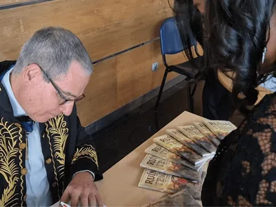 Escritor e diretor Walther Neto lança o livro Ruínas do Tempo em Portugal