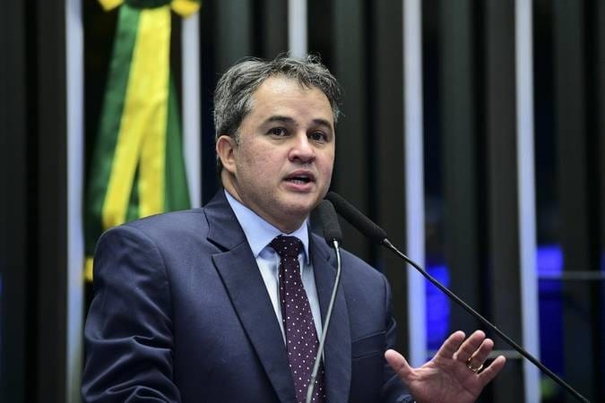 PF encontra no celular de Vorcaro emendas apresentadas por senador do PL - QTU Questões do Universo