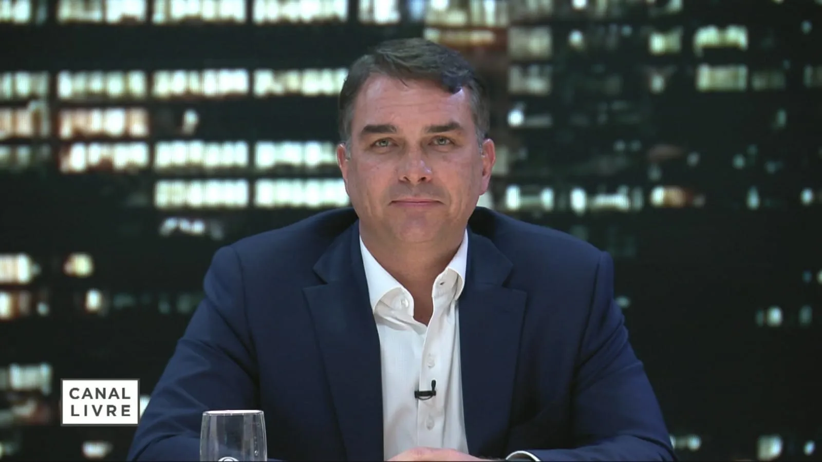 Flávio Bolsonaro fala sobre futuro das bets e critica decisão de Lula