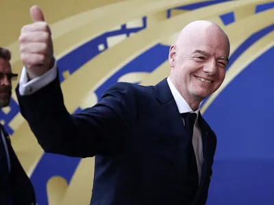 Recuo da Fifa em venda da Copa do Mundo não contém crise na liderança
