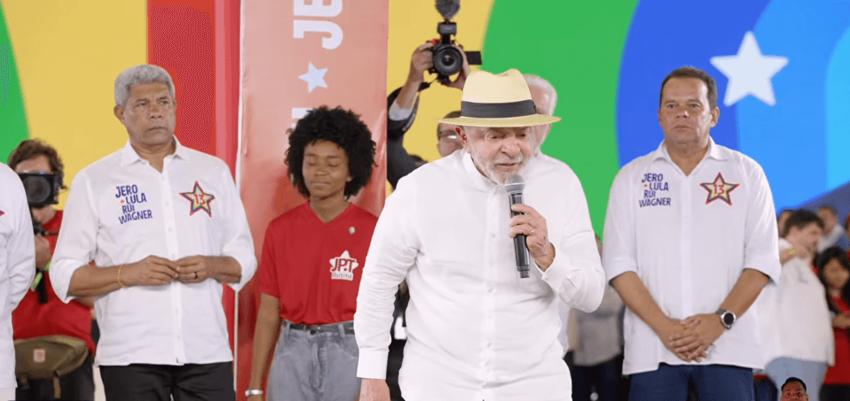 Lula diz que 'Senado está muito ruim' e pede voto para Jaques Wagner na BA