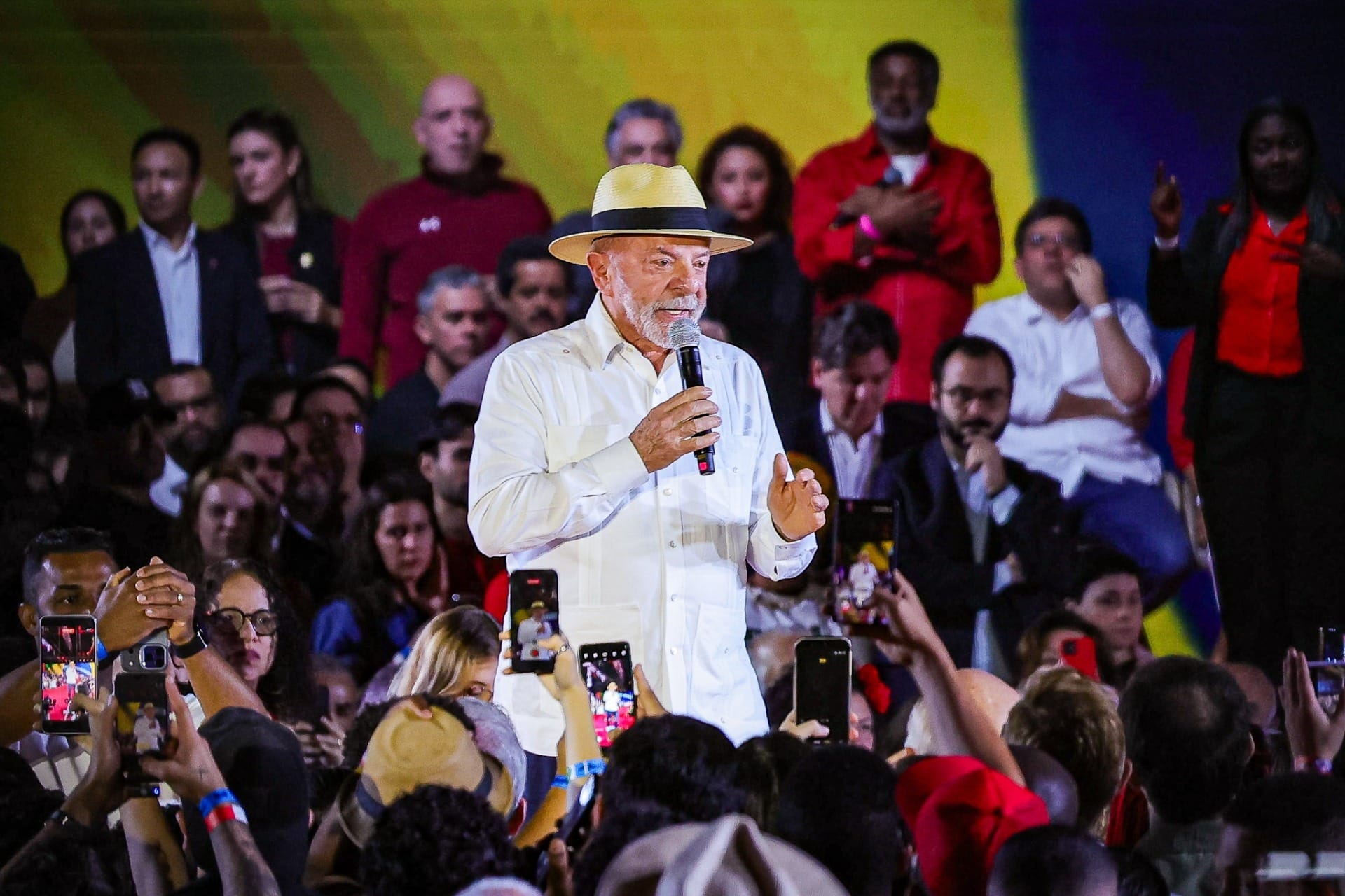 Lula promete investimento na Defesa 