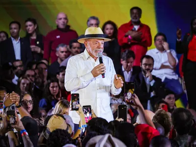 Lula promete investimento na Defesa 'para que ninguém invada esse país'