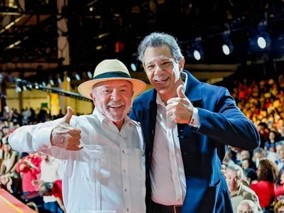 Brasil seguirá em frente sem colocar boné de nenhum país, diz Haddad