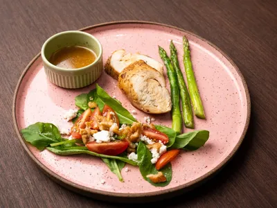 Balotine de frango recheado com ricota, castanha e ervas | Band Receitas