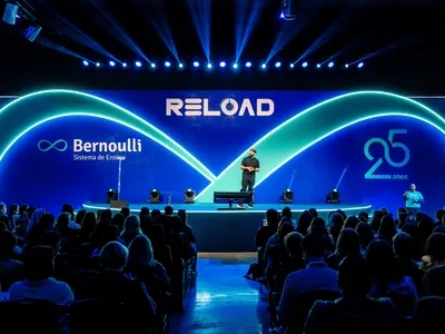 Bernoulli Reload coloca IA no centro do debate educacional.