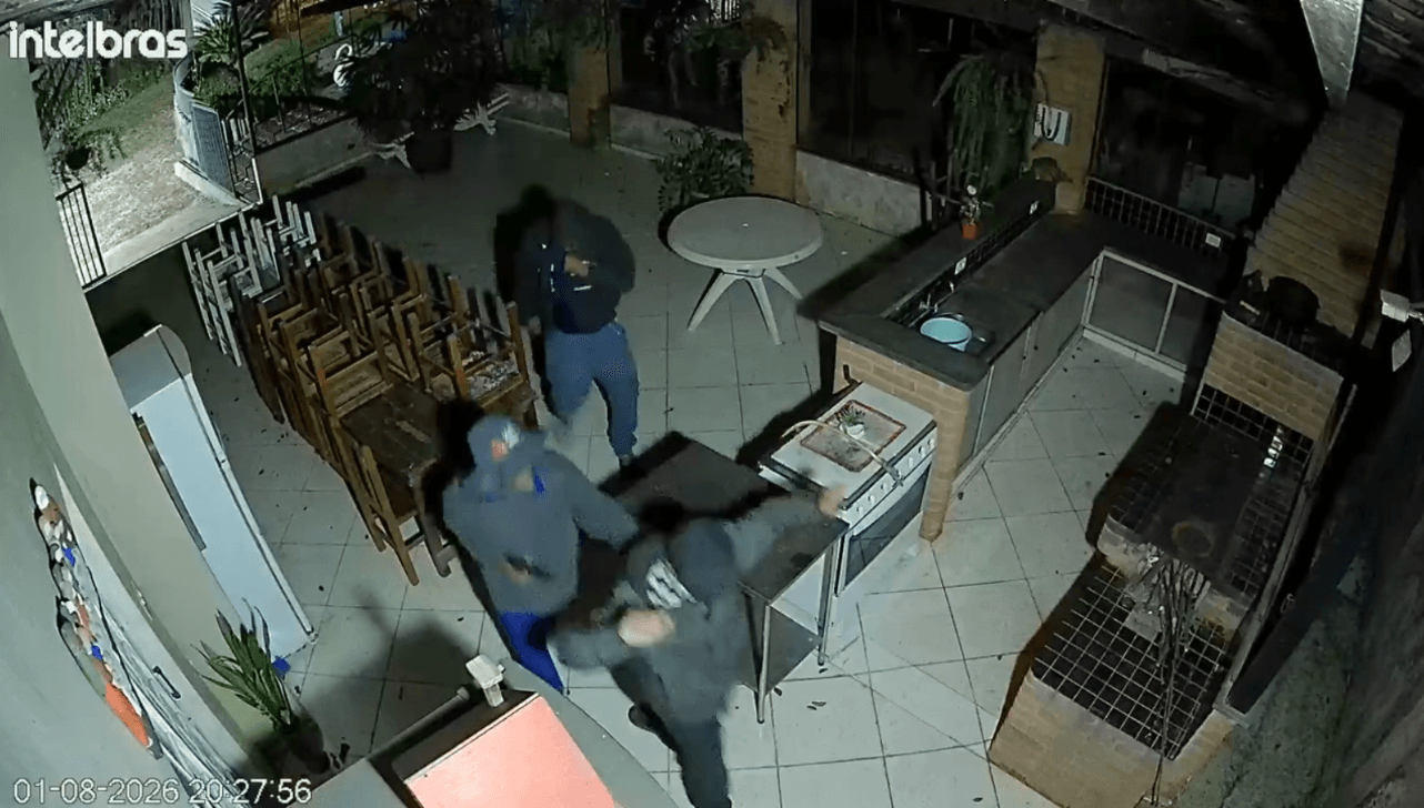 VÍDEO: dupla ameaça caseiro durante assalto a pesqueiro em Itapira - QTU Questões do Universo