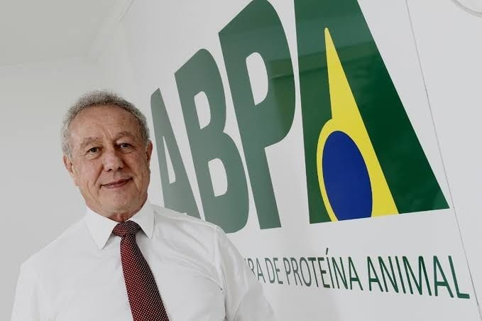 Ex-ministro Francisco Turra lança biografia nesta terça-feira (4)