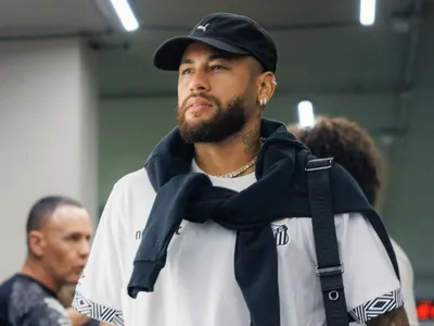 Neymar desabafa contra a imprensa: "Vão adoecer os jogadores"