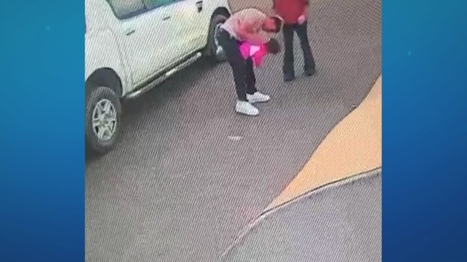 Homem salva bebê engasgada no interior de SP; veja como fazer manobra - QTU Questões do Universo