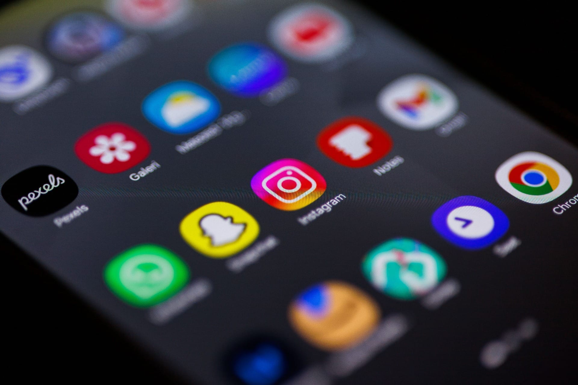 Suas fotos do Instagram podem treinar IA da Meta; entenda