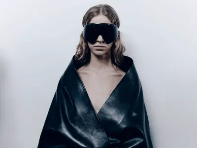 Balenciaga ganha nova interpretação na estreia de Pierpaolo Piccioli