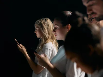 O tempo diante das telas já preocupa psiquiatras no mundo todo