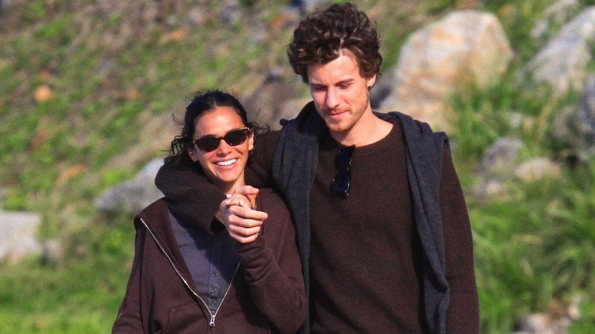 Shawn Mendes celebra aniversário de Marquezine com declaração em português