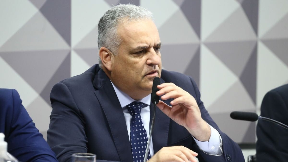 Quem é Alfredo Gaspar, anunciado como vice na chapa de Flávio Bolsonaro