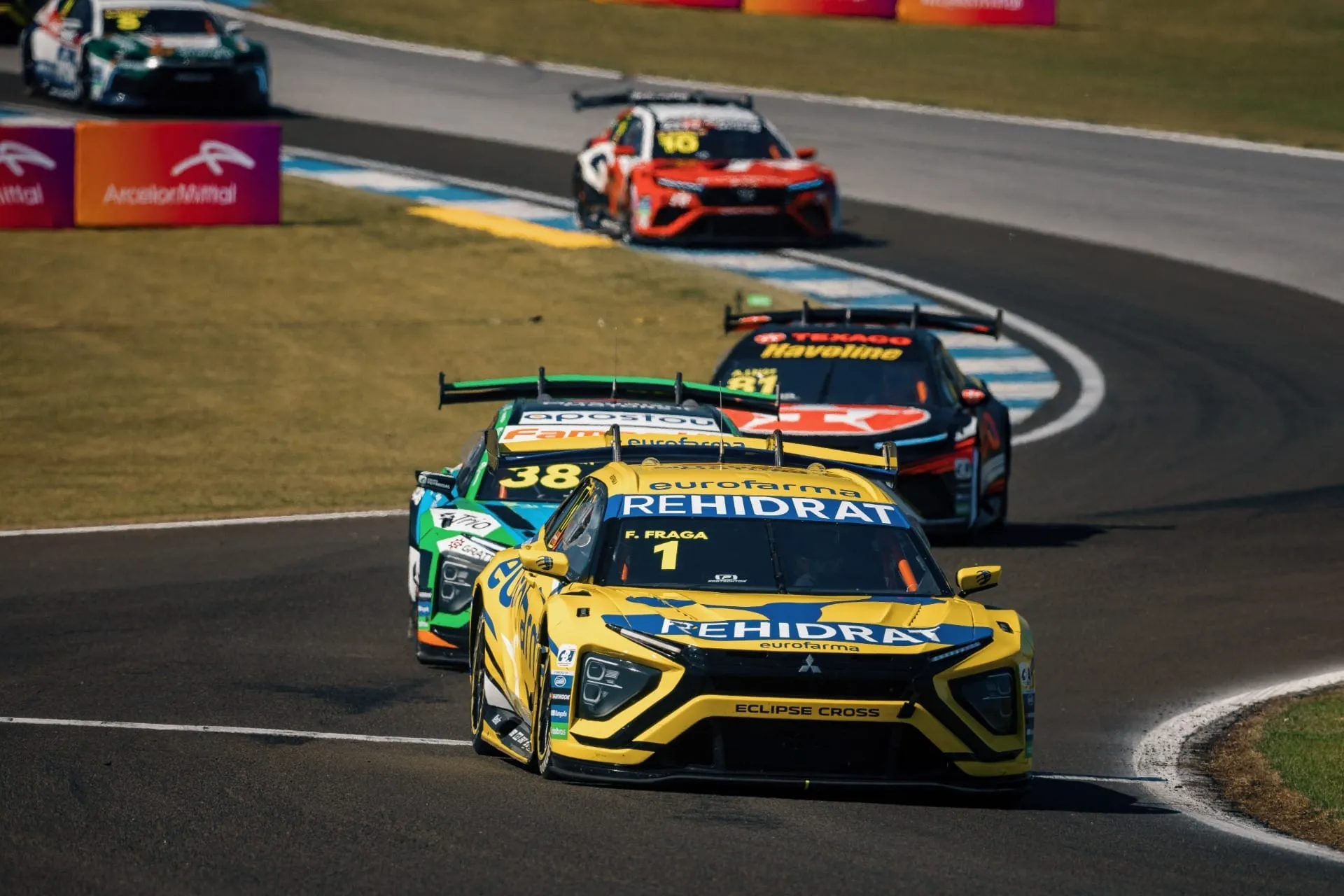 Felipe Fraga lidera o campeonato de pilotos