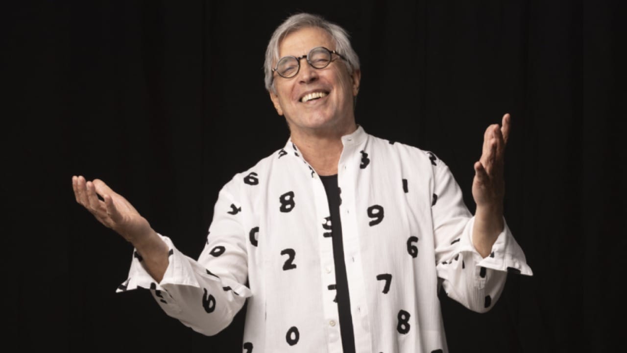 Ivan Lins faz show de 80 anos em Curitiba na véspera dos Pais - QTU Questões do Universo