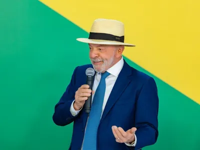 Lula diz que disputa último pleito e promete enfrentar ingerência externa