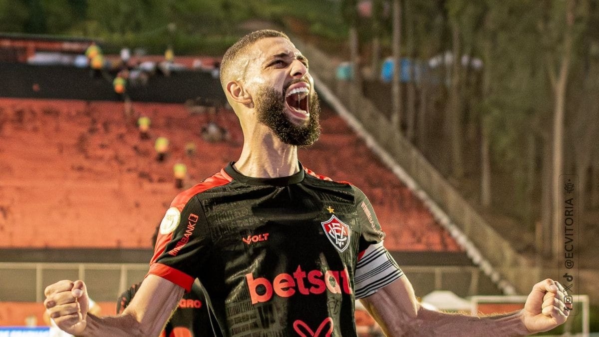 Vitória sofre transfer ban e pode perder 6 pontos no Brasileirão; entenda