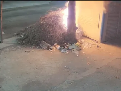 Jornaleiro pede ajuda após incêndio destruir banca de jornal na Taquara