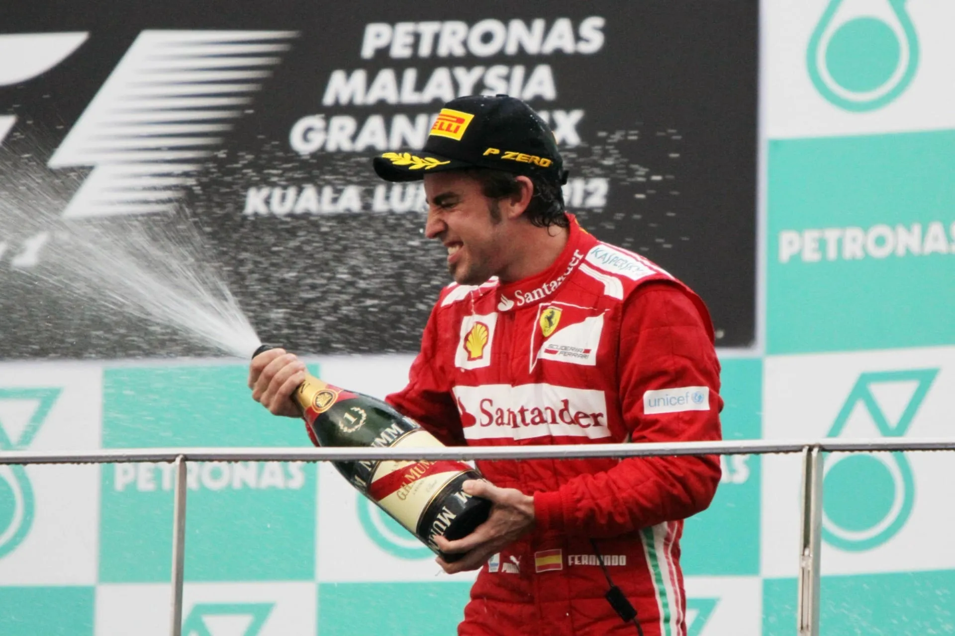 Fernando Alonso comemora vitória no GP da Malásia de 2012 - Crédito: X