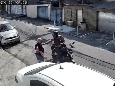Mulher é vítima de assalto enquanto varria calçada em Vista Alegre