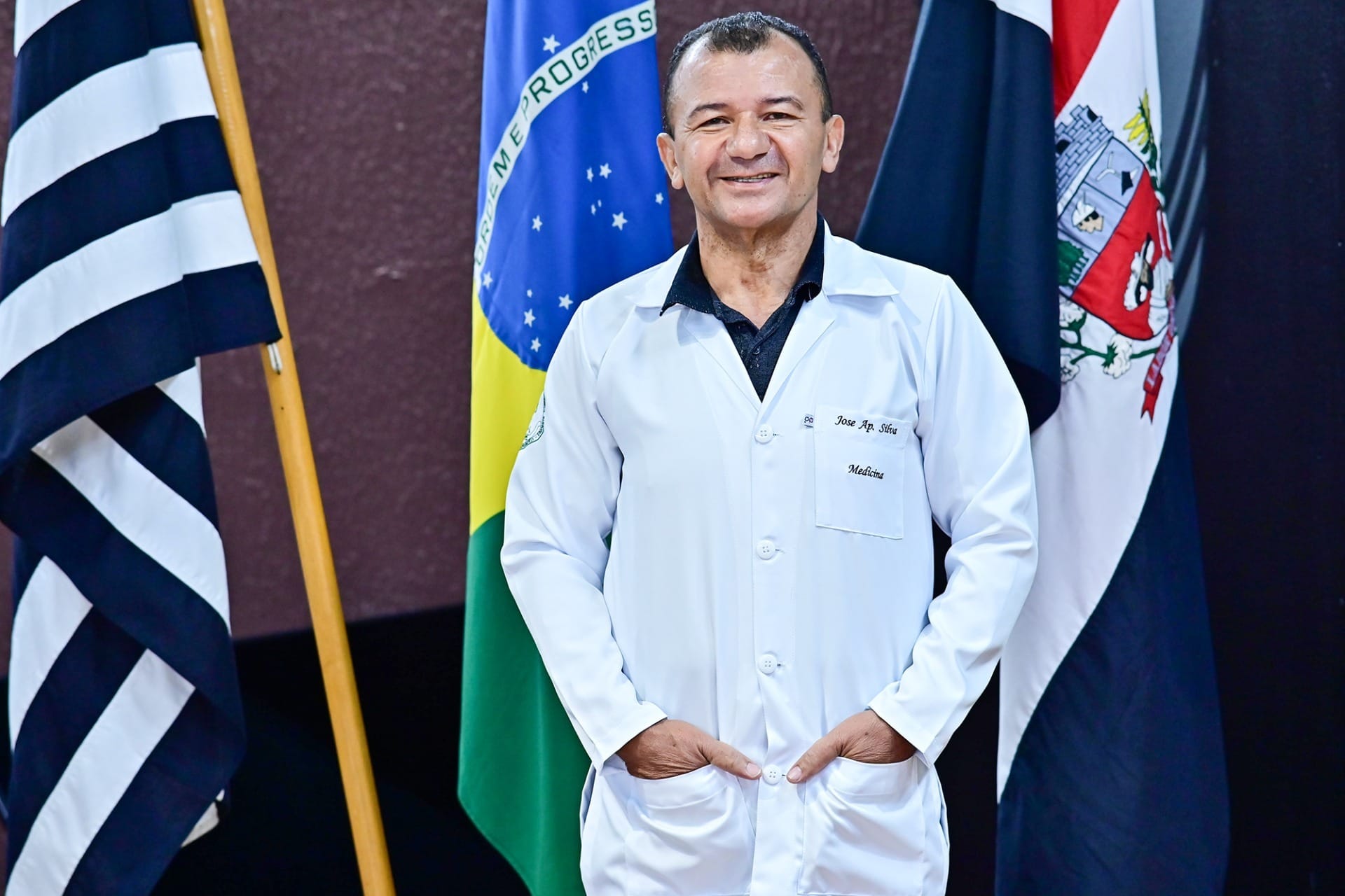 Ele era catador de feijão, mas aos 58 anos se tornou estudante de medicina
