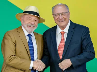 Lula lidera tempo de propaganda e verba do fundão na corrida ao Planalto