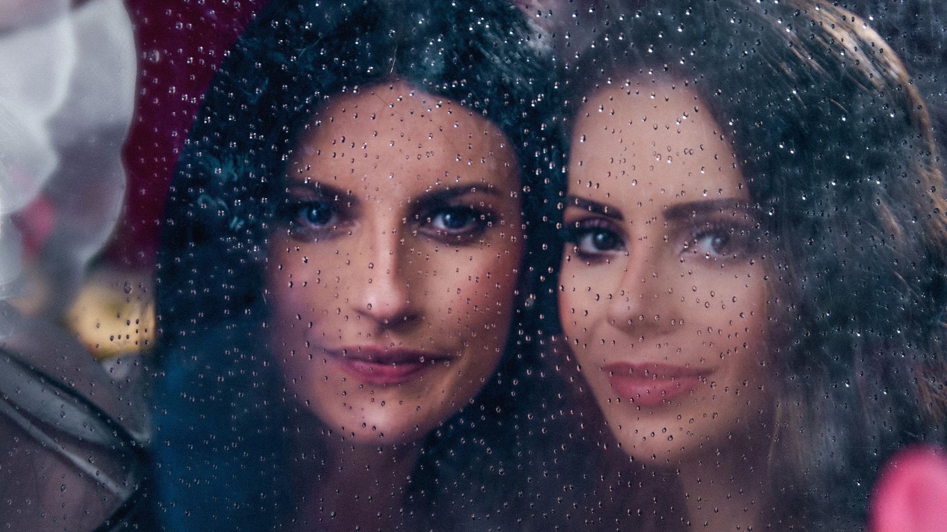 Laura Pausini celebra nova parceria com Sandy: 