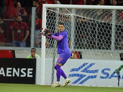 “Não tem chance”, diz Odair sobre Santos perder a vaga no Athletico