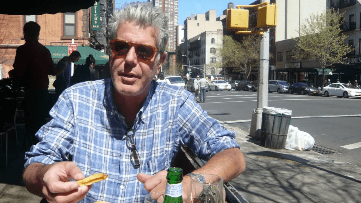 Chef viajou e comeu para entender a vida; veja lições de Anthony Bourdain