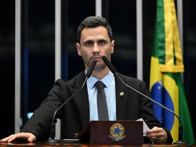 Após novela, Cleitinho registra candidatura ao governo de MG no último dia