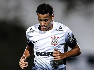 Quem é Denner? Conheça a joia que rendeu milhões sem atuar pelo Corinthians