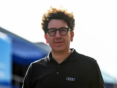 F1: Binotto esfria rumores de Sainz e Piastri na Audi e banca Bortoleto