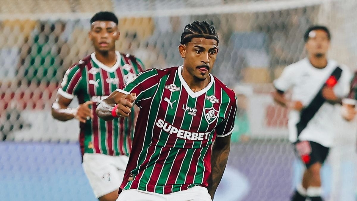 John Kennedy sofre grave lesão no joelho e está fora da temporada