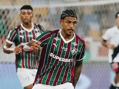 John Kennedy, do Fluminense, sofre grave lesão no joelho; veja detalhes