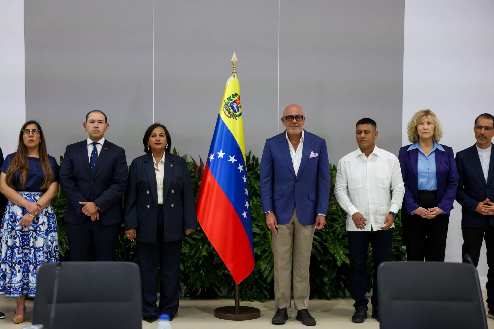 Venezuela: governo e oposição têm 1º encontro rumo a transição política