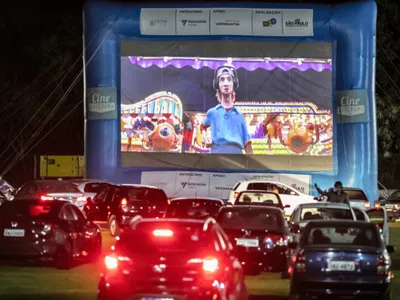 Inscrições para sessões gratuitas de cinema drive-in abrem em Sorocaba