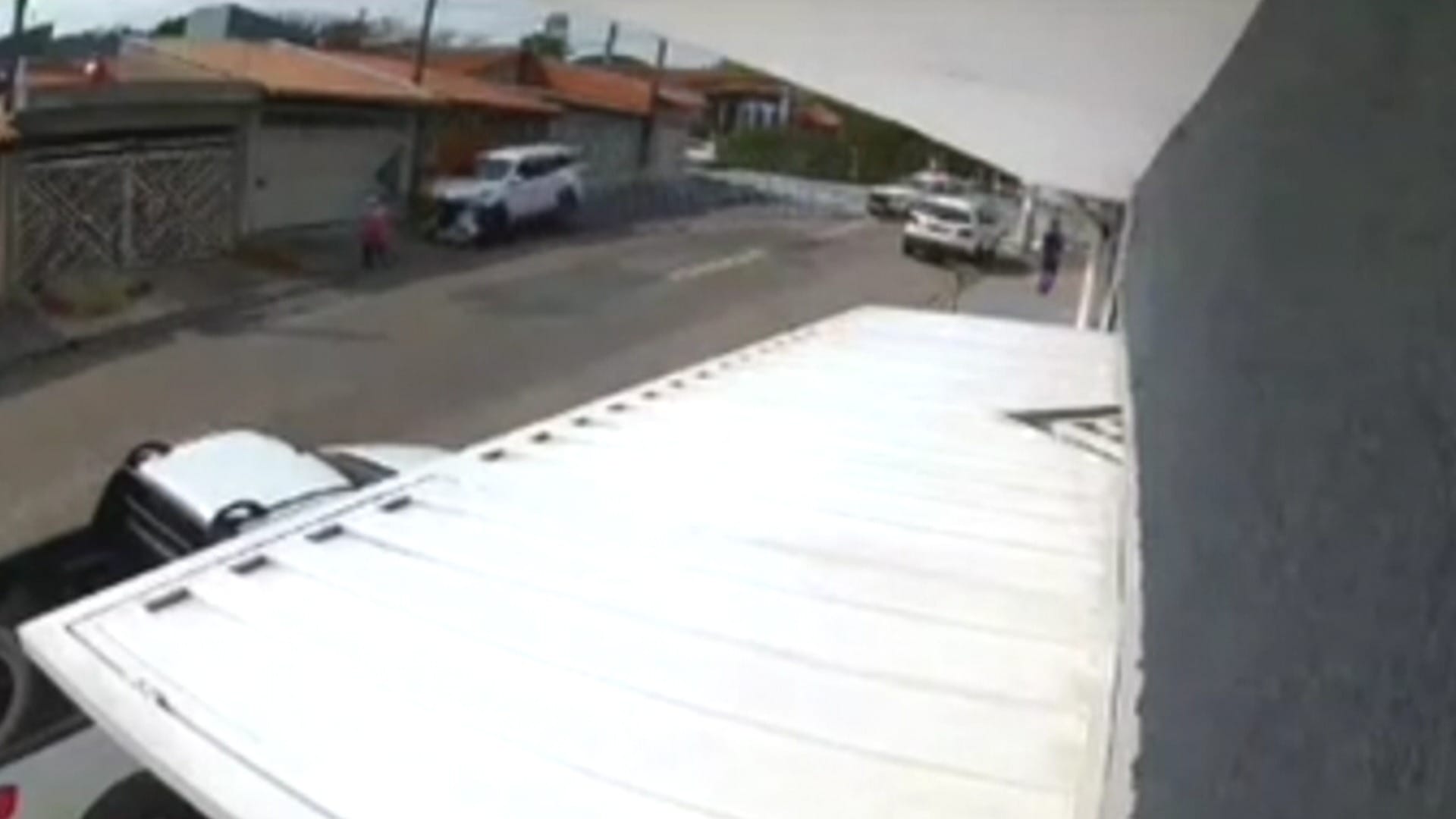 Suspeito é preso após roubar caminhonete, fugir e atropelar idosa em SP