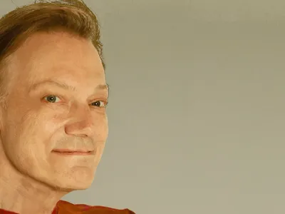 Morre William Orbit, produtor de Madonna e U2, aos 69 anos