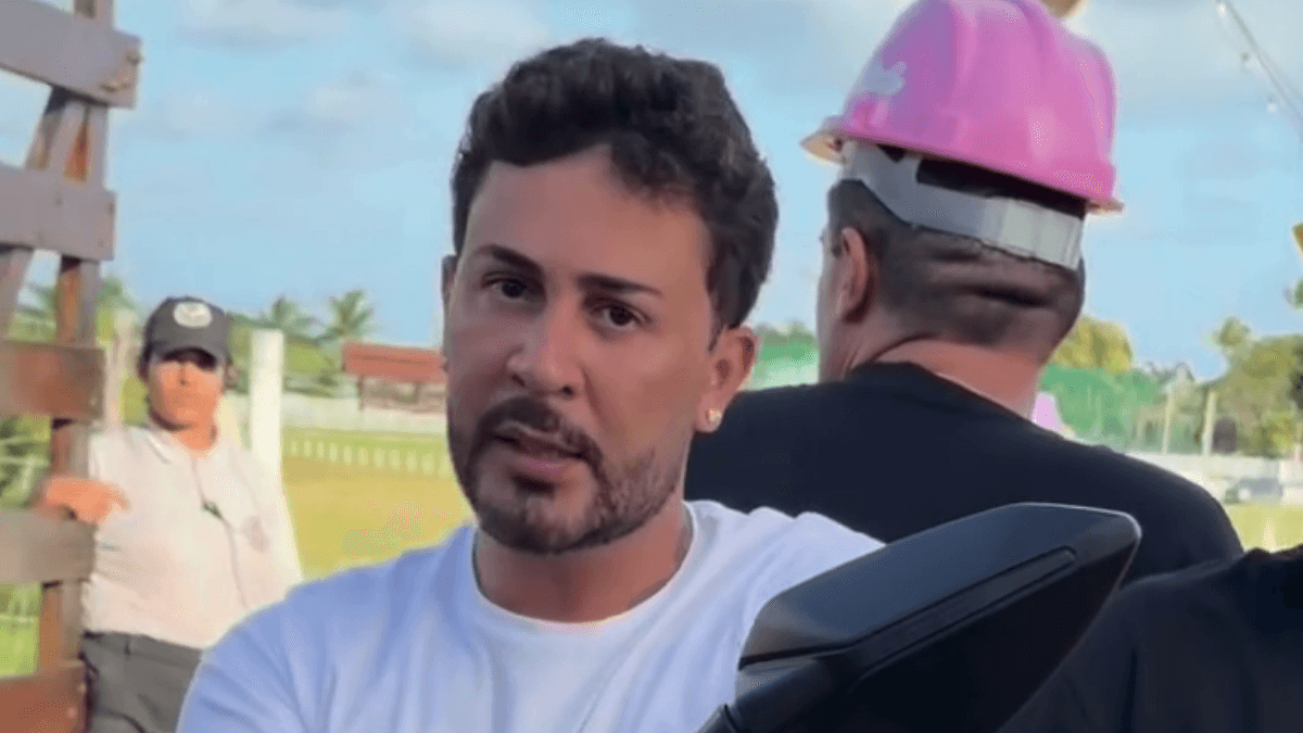 Carlinhos Maia se irrita e expulsa fãs acampados de seu rancho: "Tá chato"