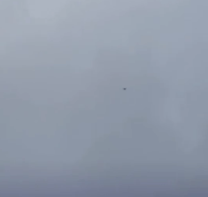 Homem ferido por bomba lançada por drone recebe alta no Rio