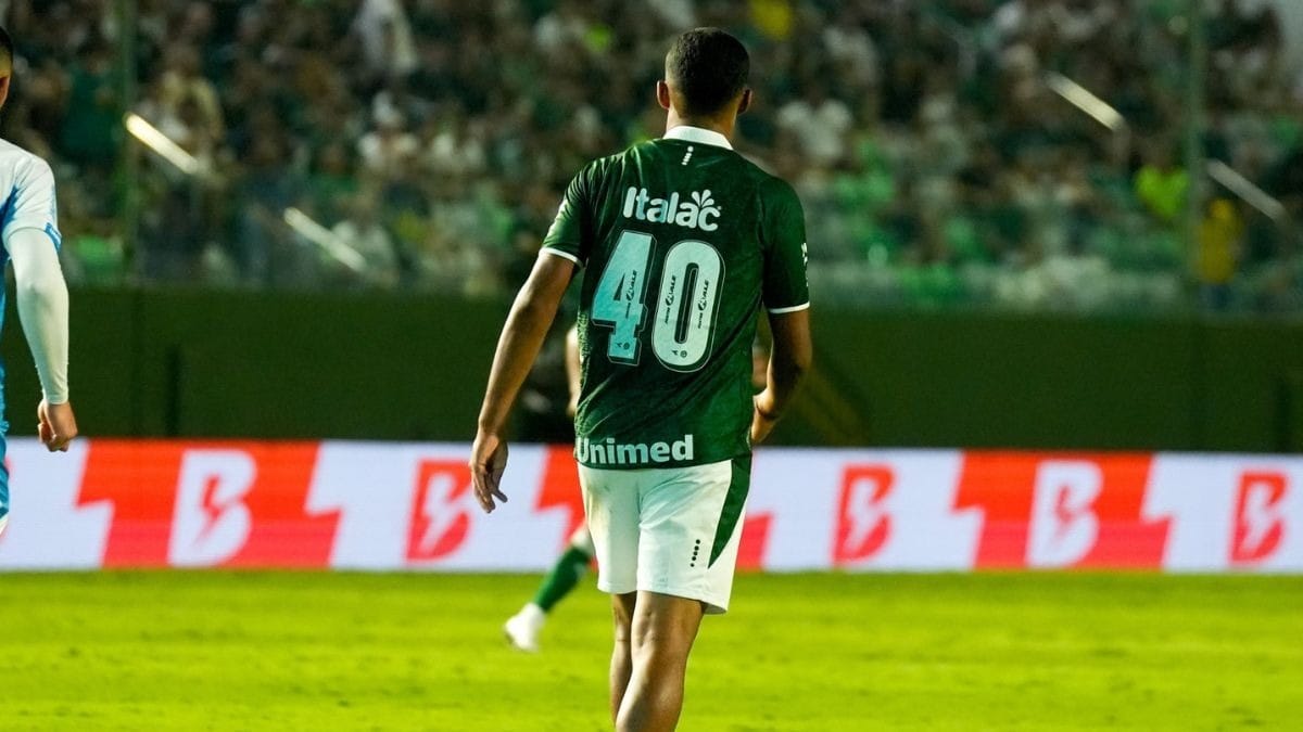 Goiás bate o Londrina e encosta no G6 da Série B do Brasileirão