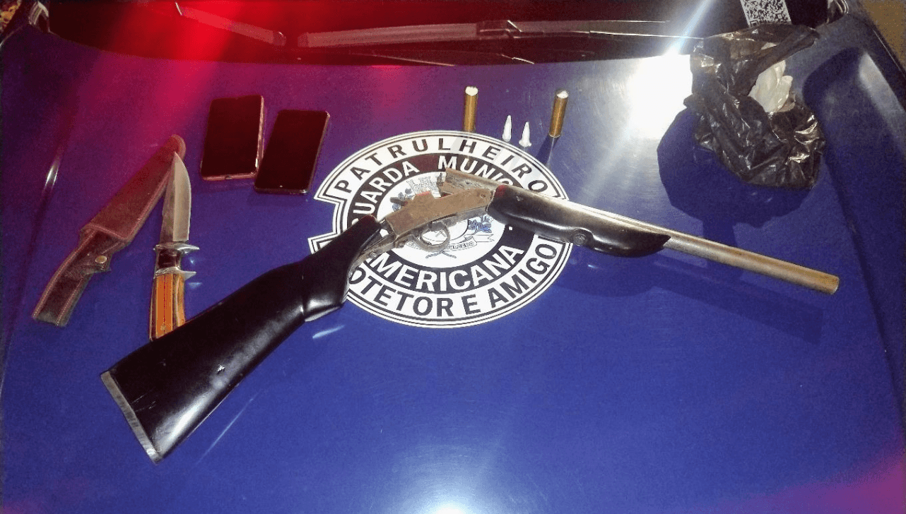 GAMA prende homem com espingarda artesanal ilegal e cocaína em Americana