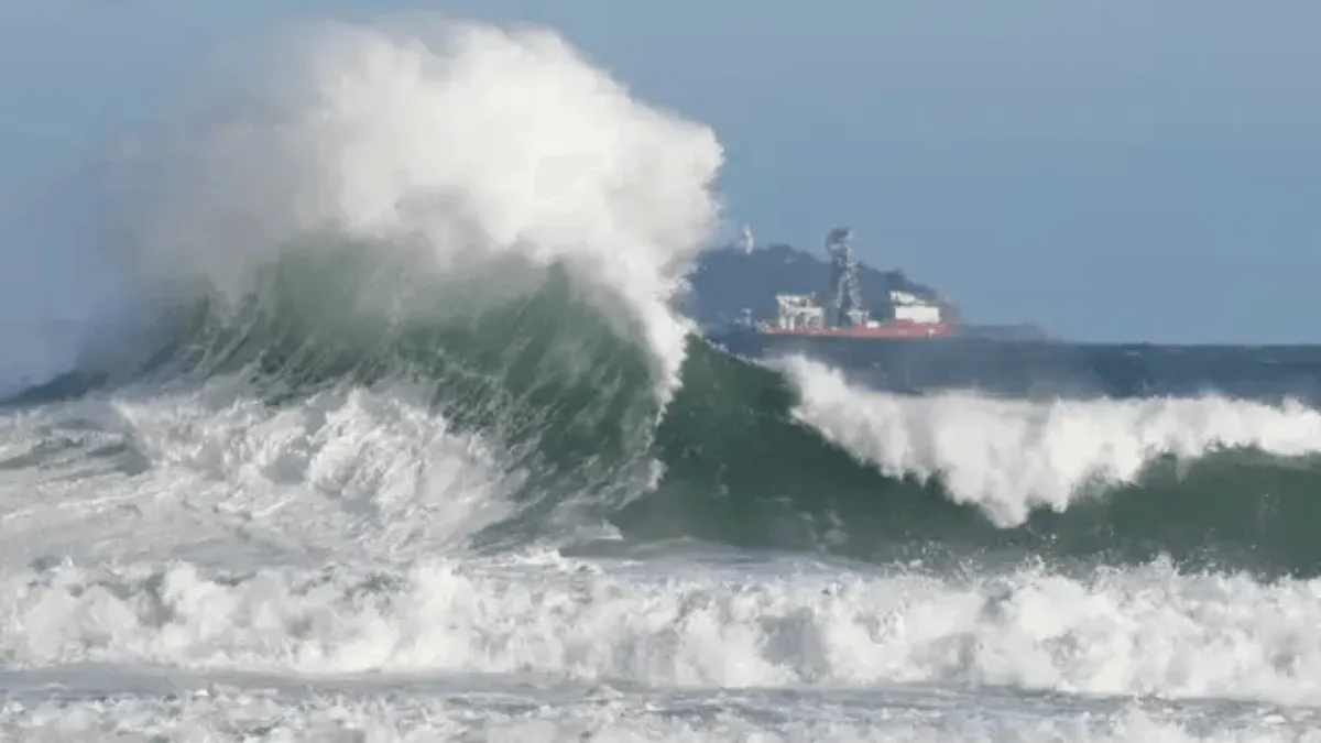 Marinha emite alerta de ressaca marítima no Litoral Norte de SP