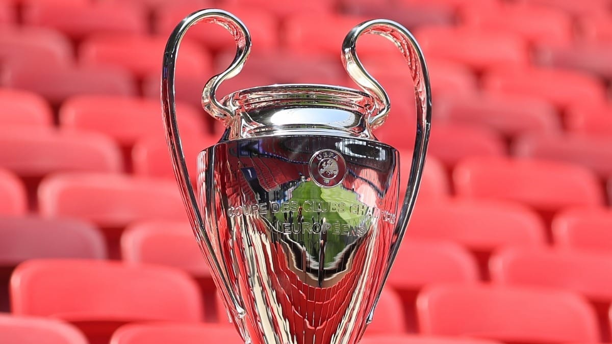 Liga dos Campeões define classificados para playoffs com 10 jogos; confira