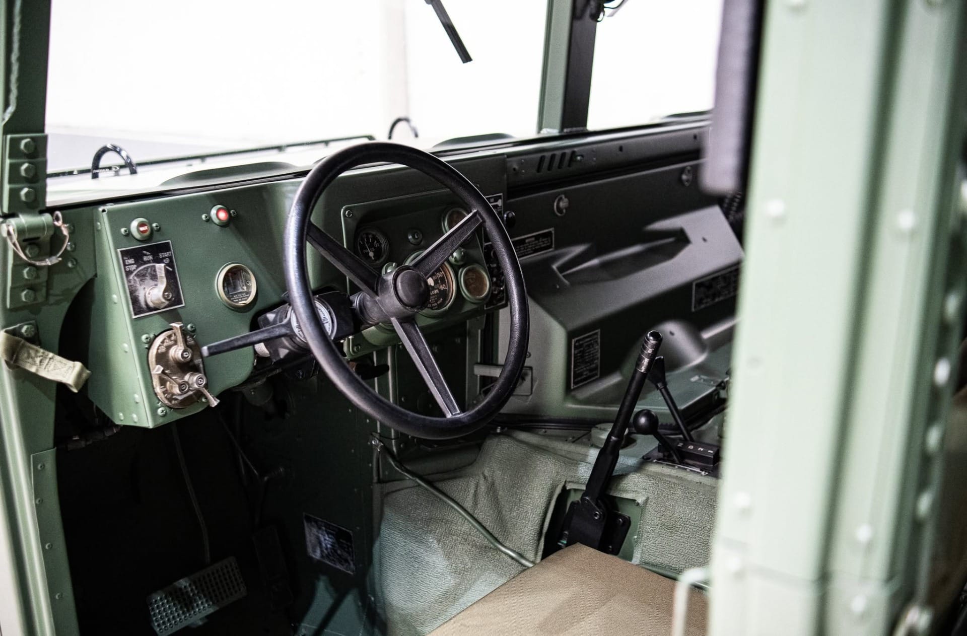 Carro militar foi fabricado em 1986