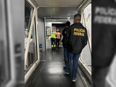 PF retira passageiros de avião após 'brincadeira' sobre bomba em Foz