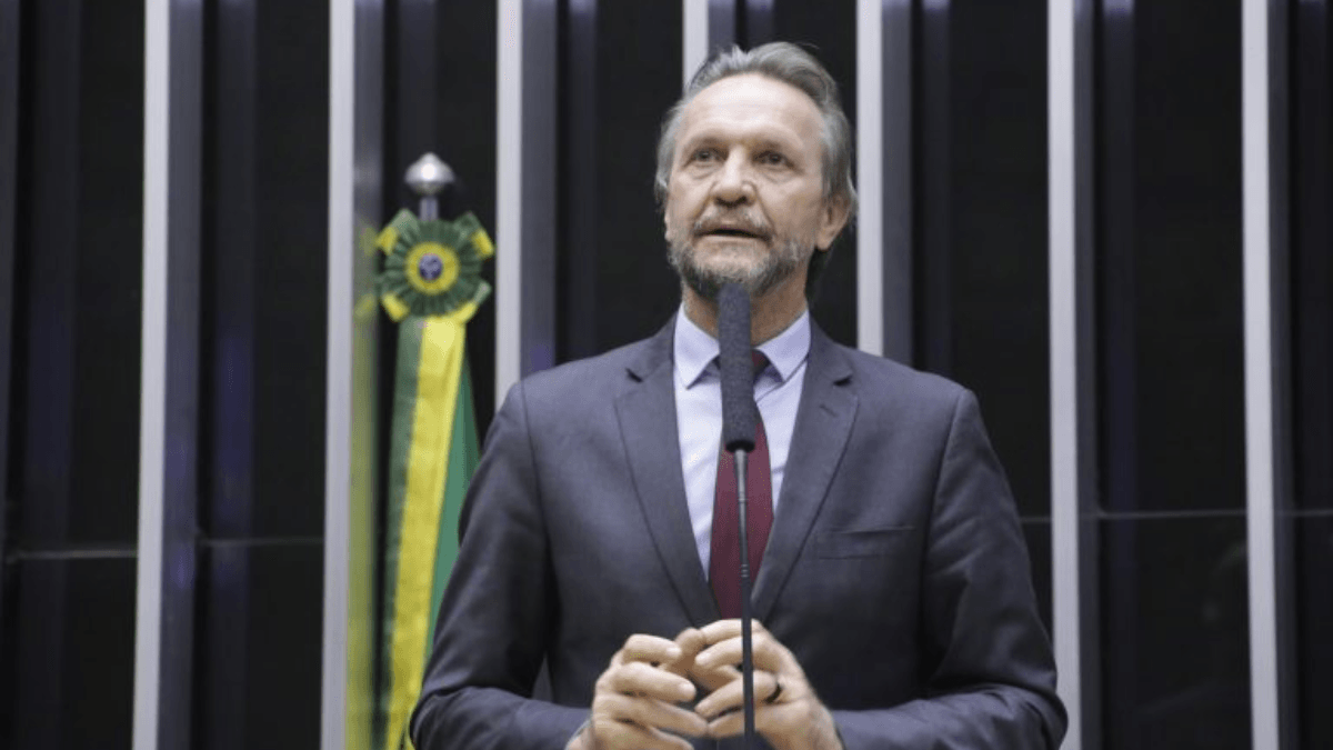 Deputado Pedro Uczai recebe alta hospitalar após período internado no DF - QTU Questões do Universo